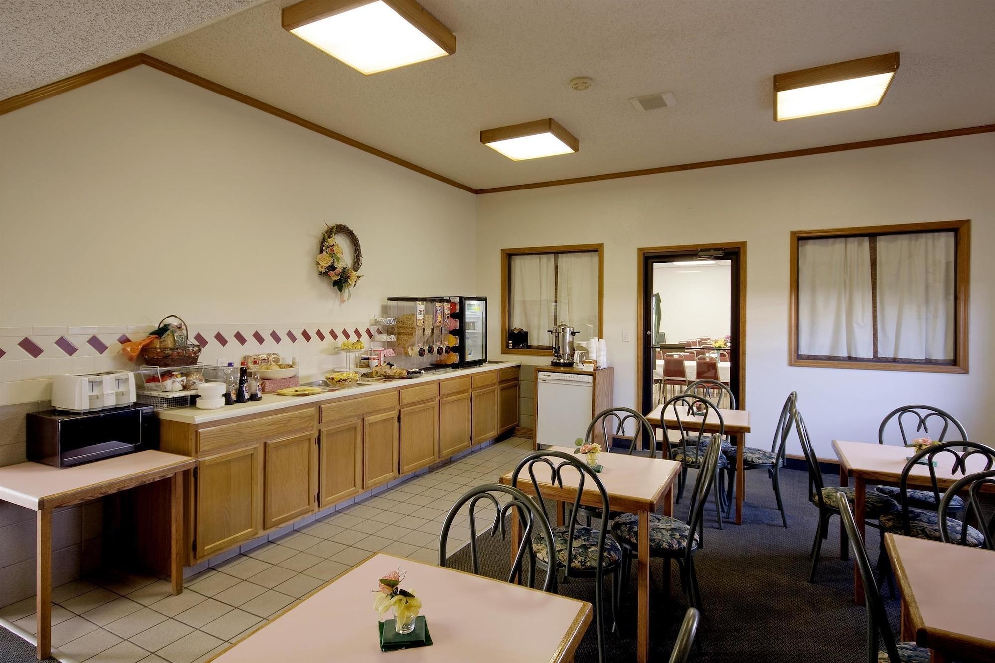 Americas Best Value Inn And Suites - Nevada Restaurant photo